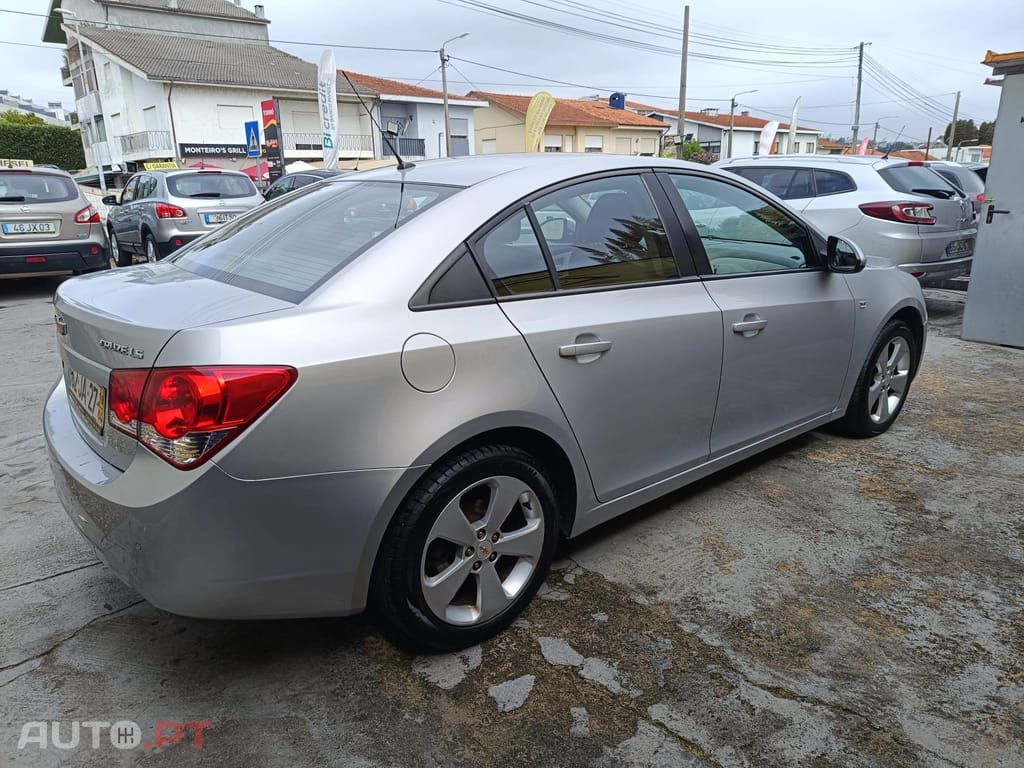 Chevrolet Cruze 1.6 LS