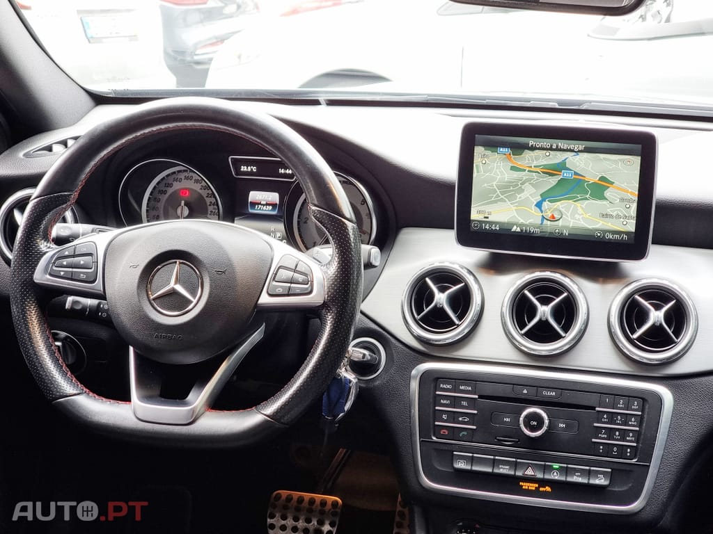 Mercedes-Benz GLA 220 CDi AMG Line 4-Matic