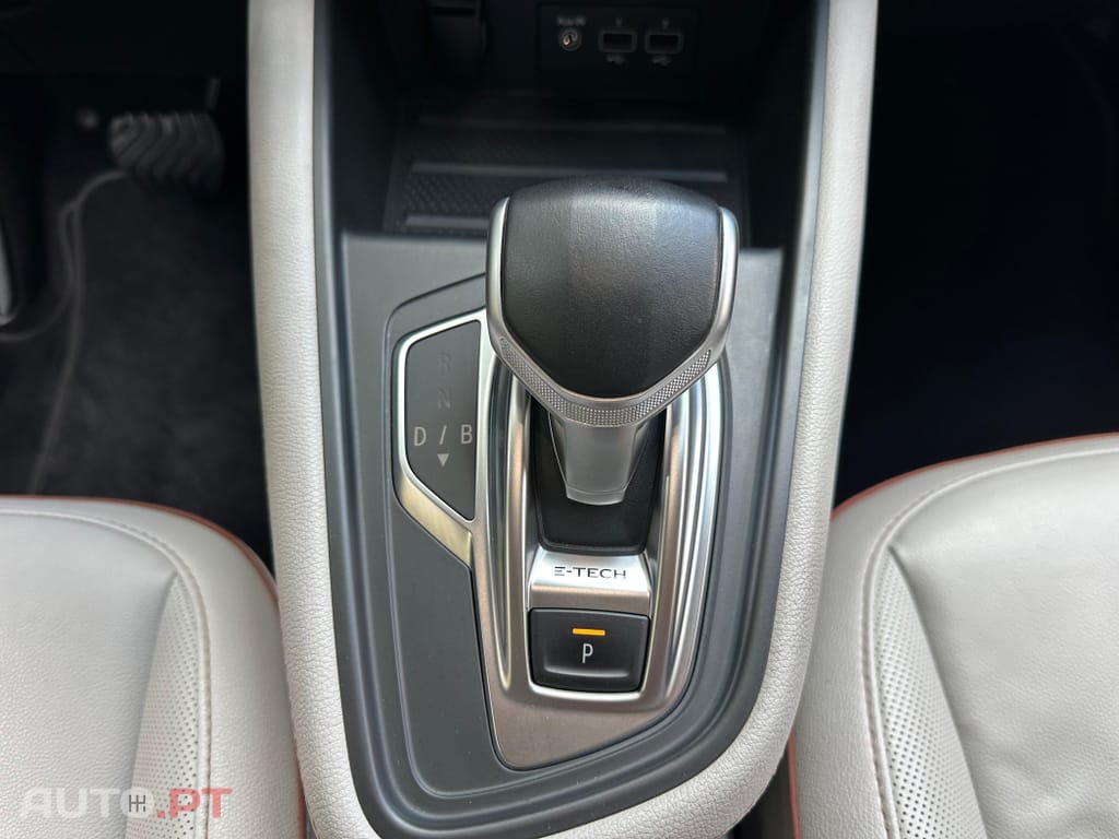 Renault Captur 1.6 E-Tech Initiale Paris