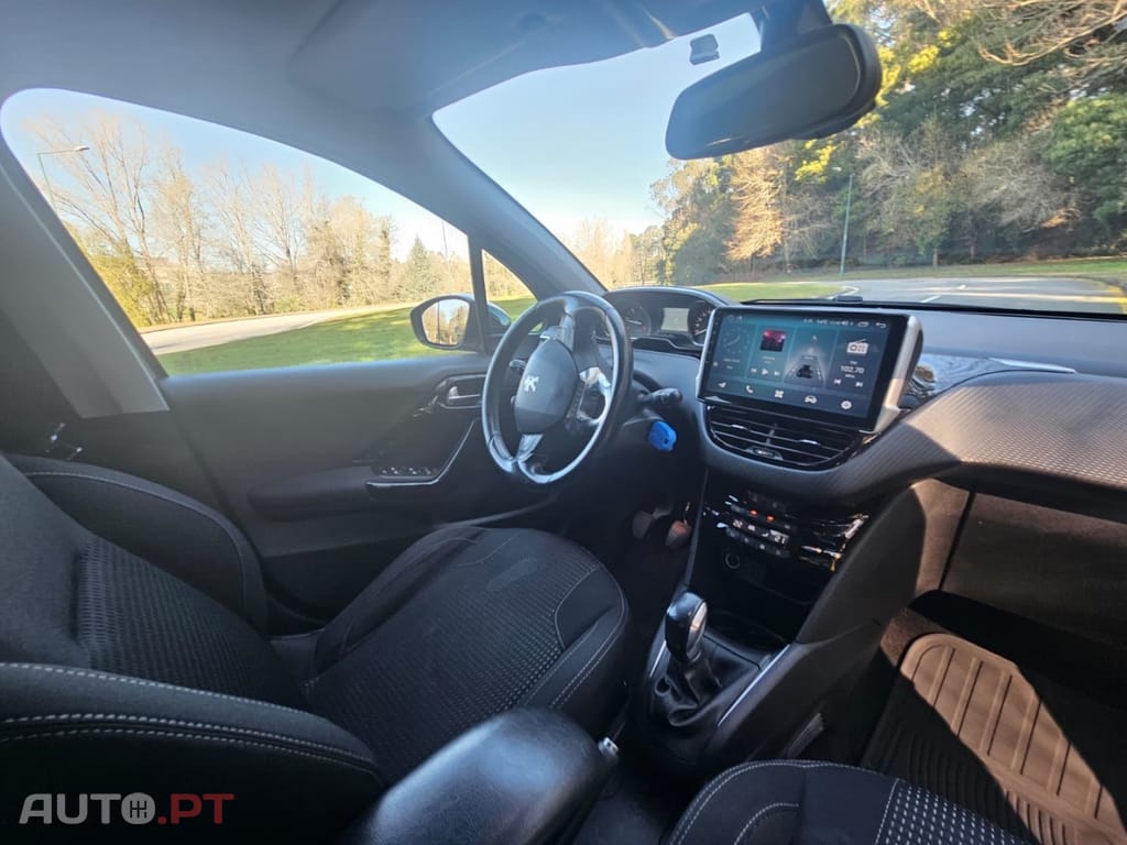 Peugeot 208 Blue-HDi 100 Stop&Start Allure