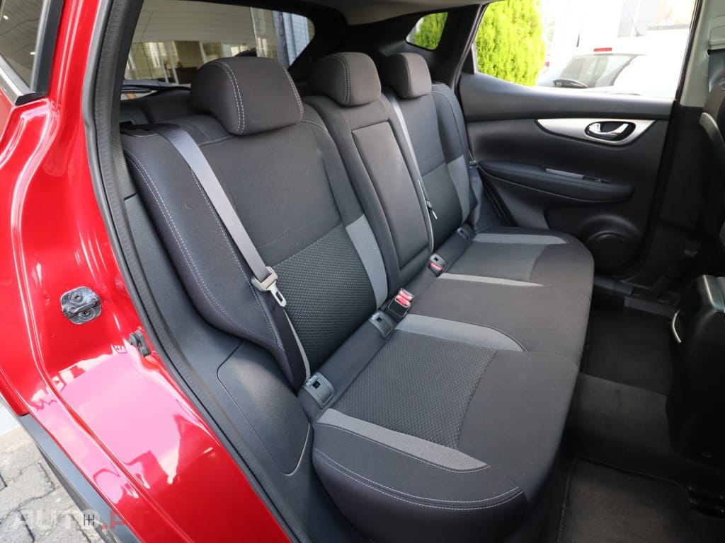 Nissan Qashqai 1.5 dCi N-Connecta J18