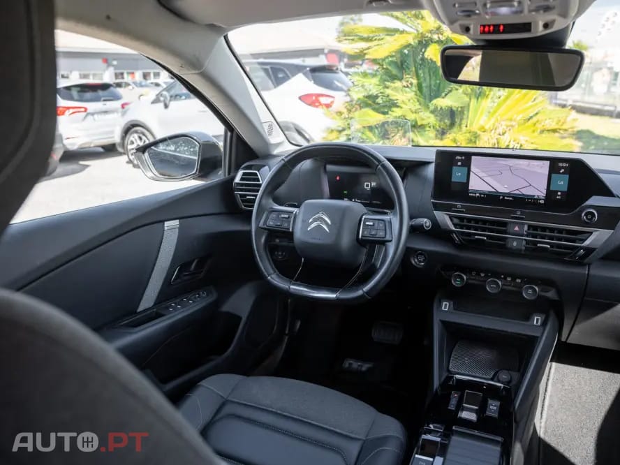 Citroen C4 PureTech 130 Stop&Start EAT8 SHINE