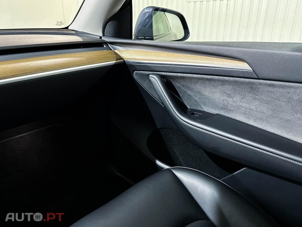 Tesla Model Y Long Range Dual Motor AWD