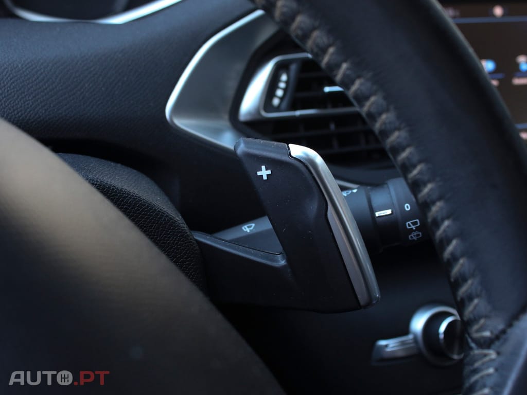 Peugeot 308 1.2 PureTech Allure EAT8