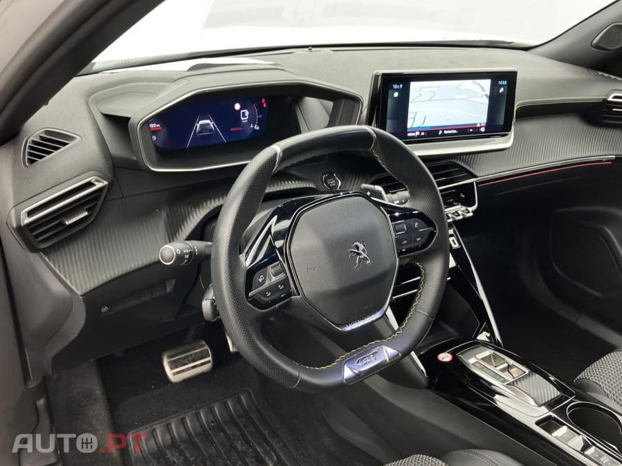 Peugeot 2008 1.2 PureTech GT EAT8