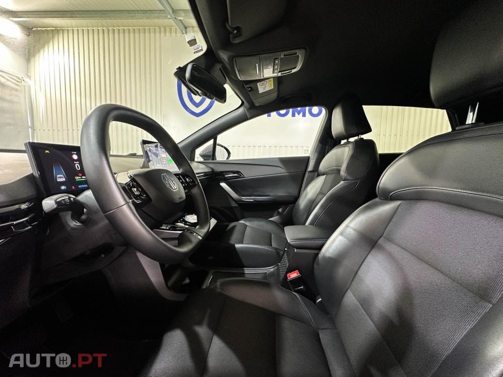 MG MG4 77 kWh Extended Range Luxury