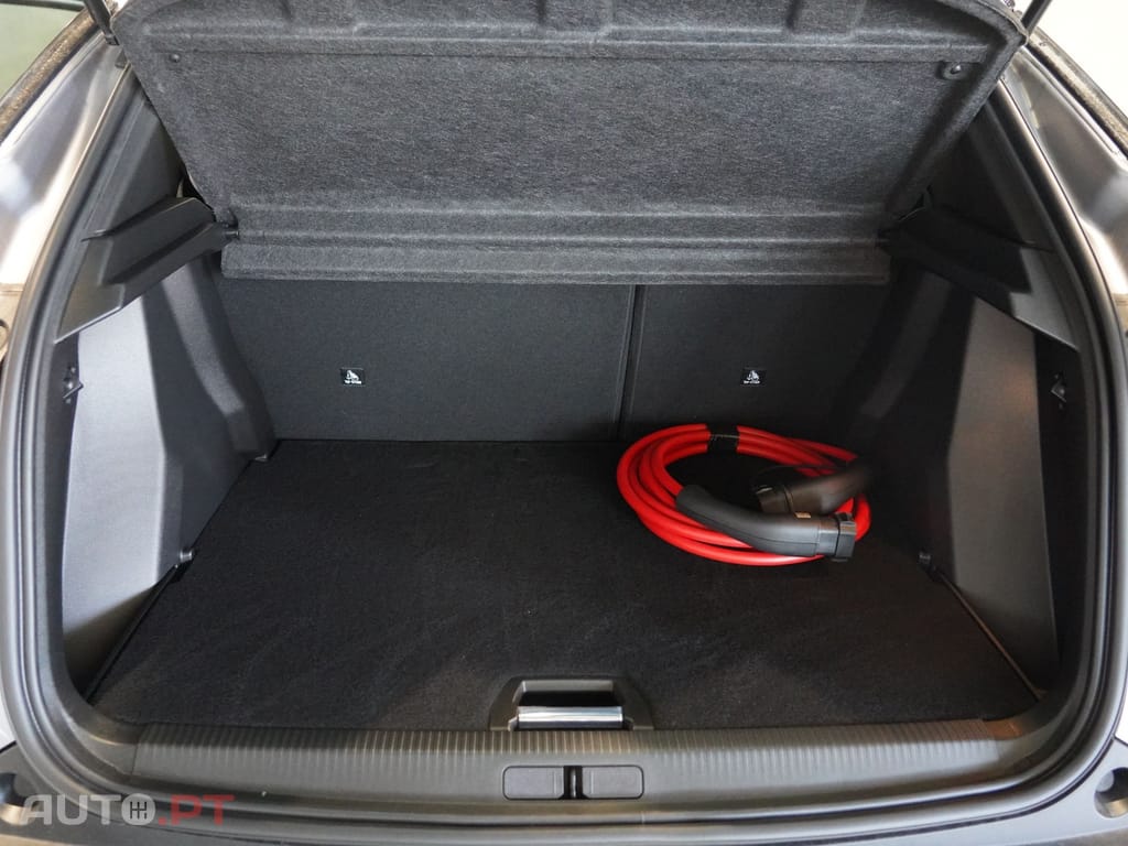 Peugeot E-2008 54 kWh GT