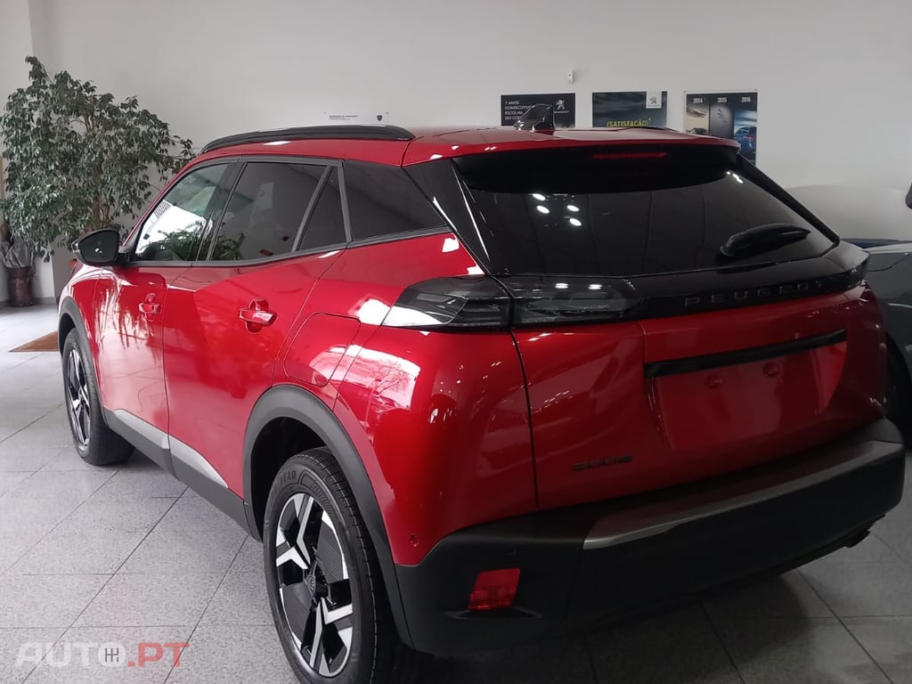 Peugeot 2008 Allure 1.2 PURETECH 100 CV