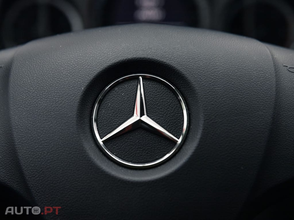 Mercedes-Benz E 250 BlueTEC Avantgarde Auto
