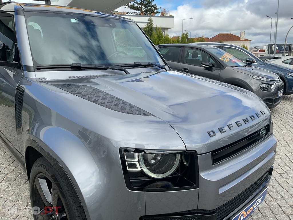 Land Rover Defender 3.0 D250 110 AWD X-Dynamic SE
