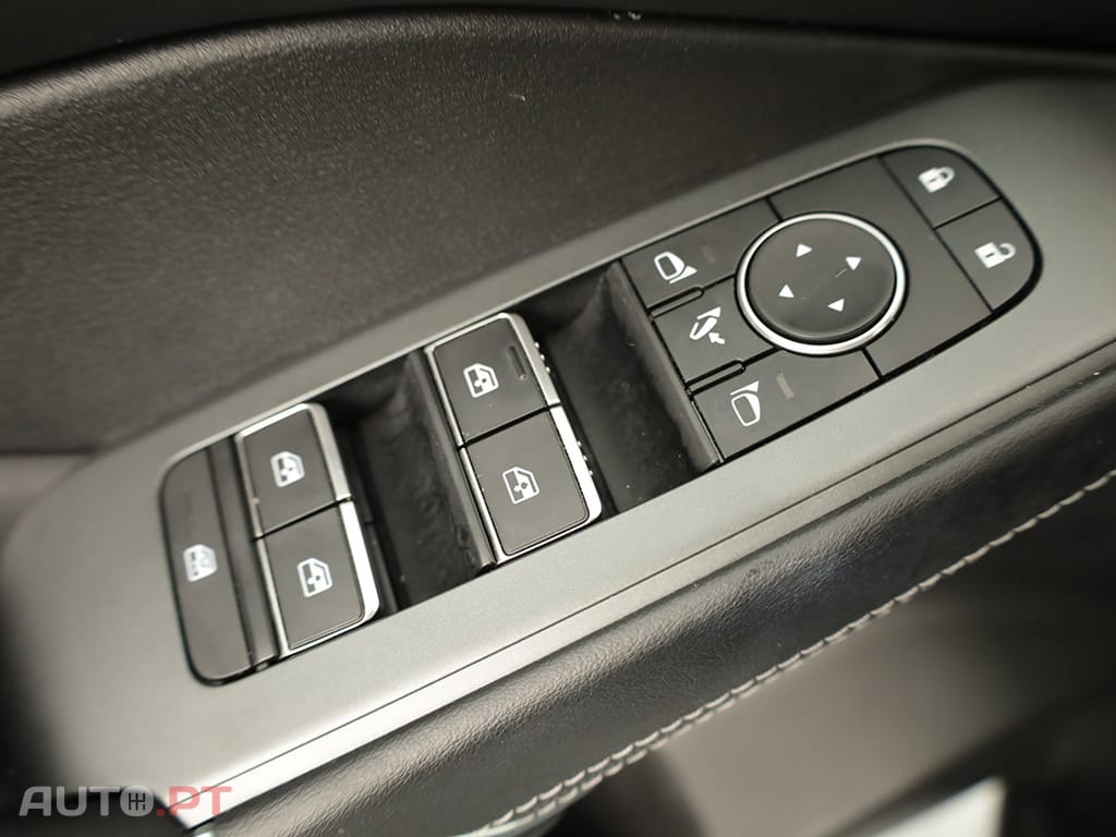 Nissan Qashqai Qashqai 1.3 DIG-T N-Connecta LED Xtronic