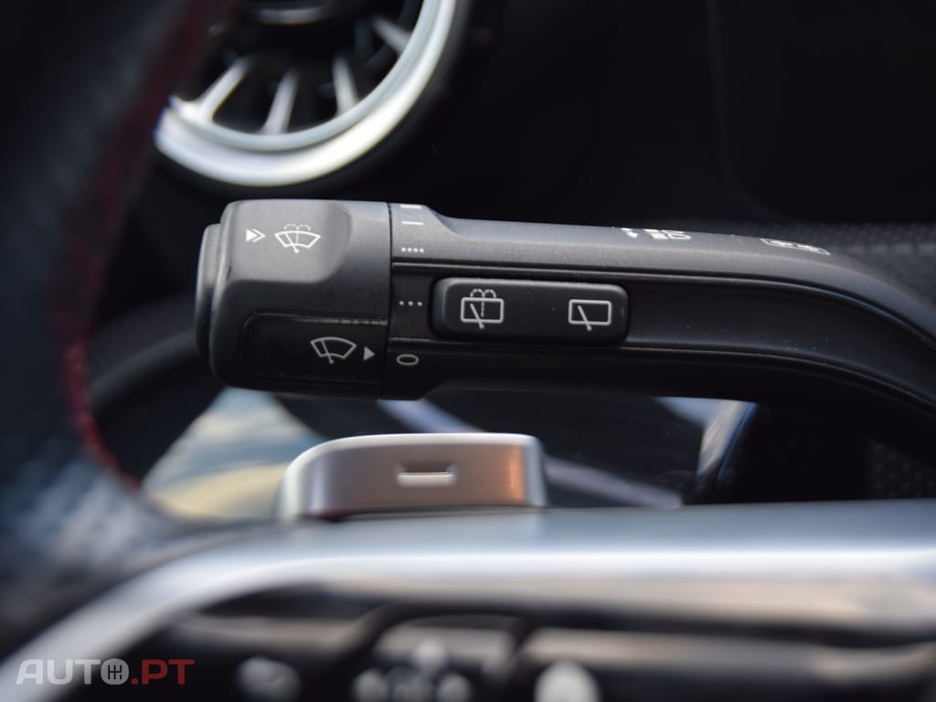 Mercedes-Benz A 250 e AMG Line