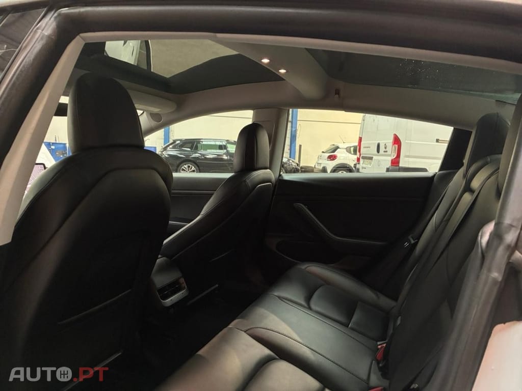 Tesla Model 3 Standard Range Plus RWD