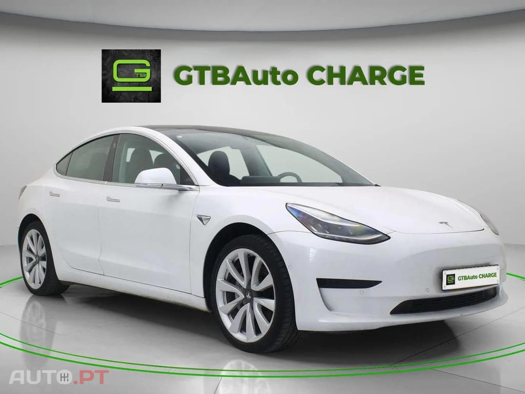 Tesla Model 3 Standard RWD Plus AUTOPILOT