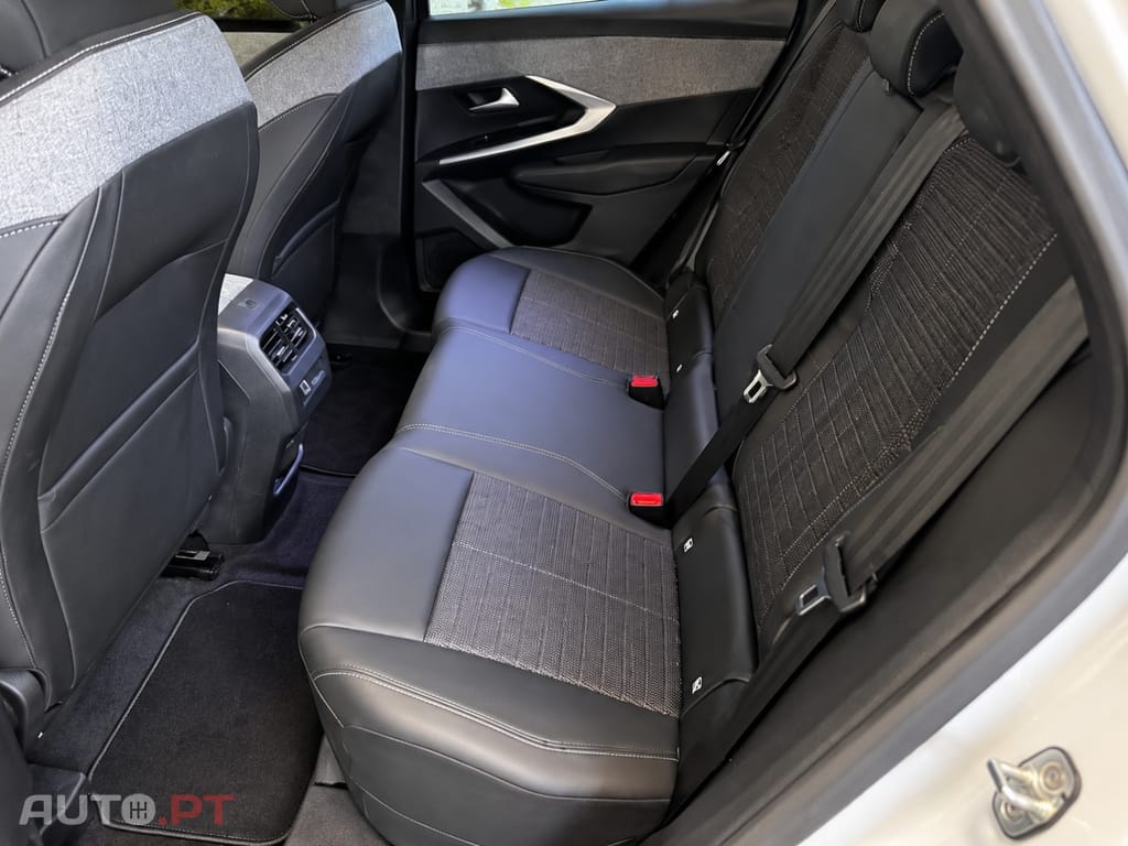 Peugeot E-3008 73 kWh Allure