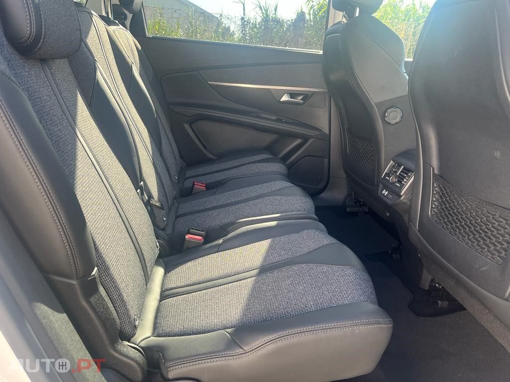 Peugeot 5008 1.5 BlueHDi Allure EAT8