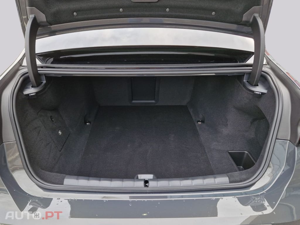 BMW i7 I.V.A DEDUTÍVEL eDrive50
