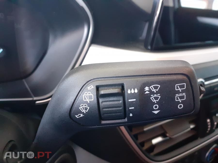 Ford Focus SW 1.5 TDCi EcoBlue Business — fotografia 14