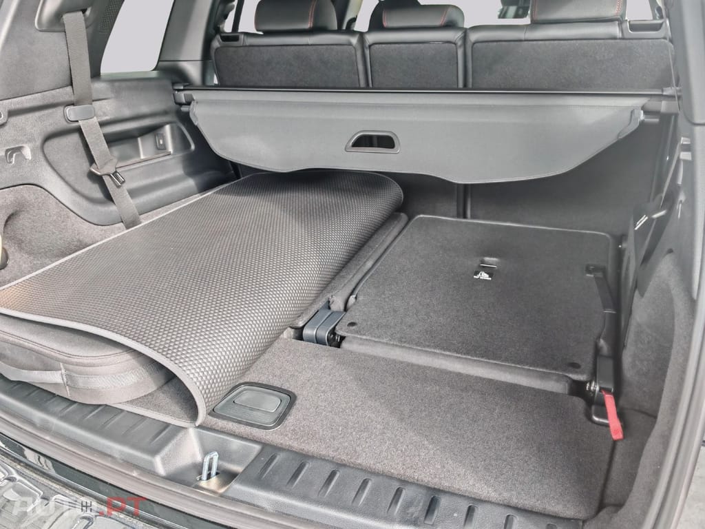 Mercedes-Benz EQB 250+ Edition AMG Advanced Plus  I.V.A DEDUTÍVEL