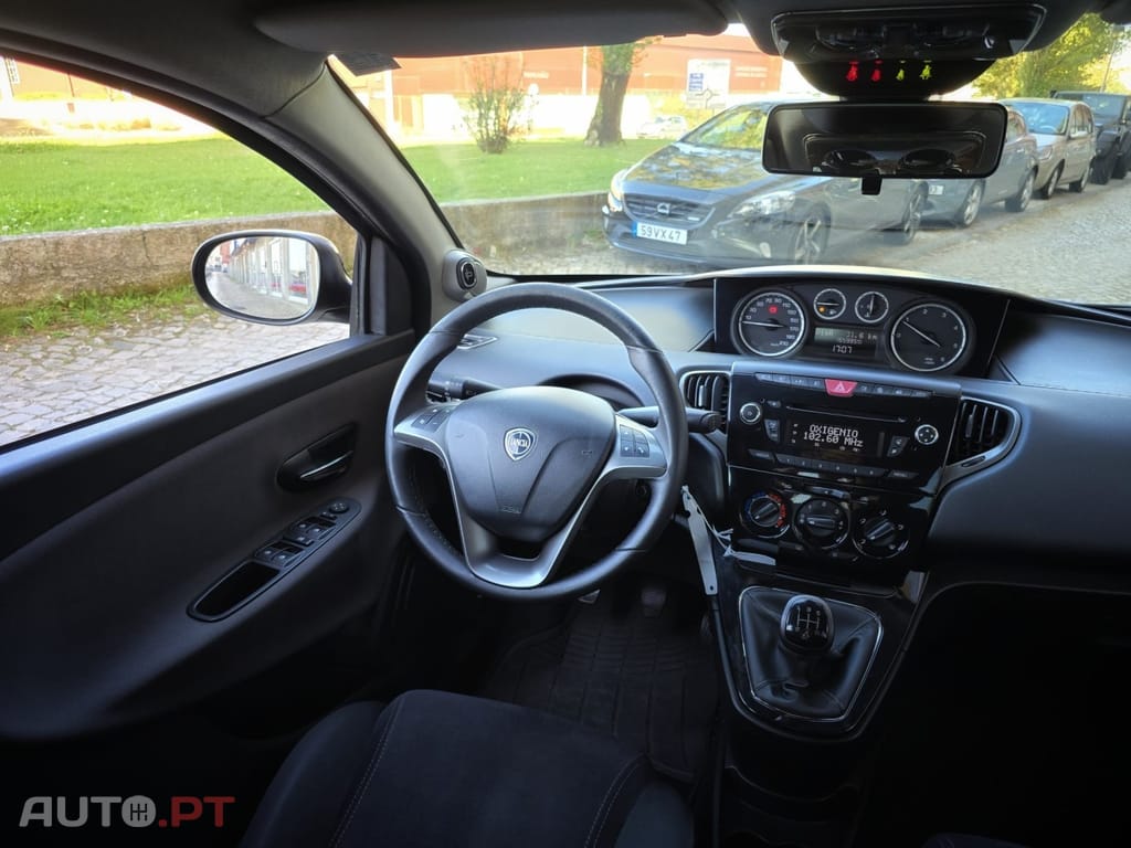 Lancia Ypsilon 1.3 M-jet S&S Platinum