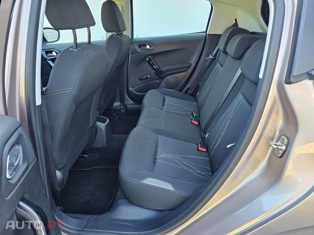 Peugeot 208 1.2 VTi Active