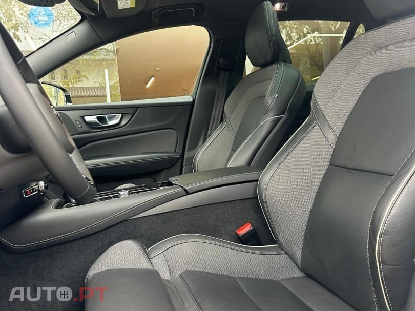 Volvo V60 2.0 T8 AWD TE R-Design