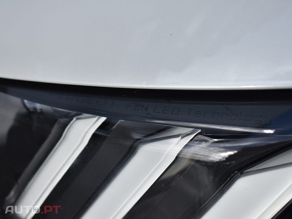 Peugeot E-208 50 kWh GT