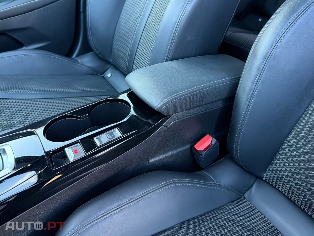 Peugeot 2008 1.2 PureTech GT Line EAT8