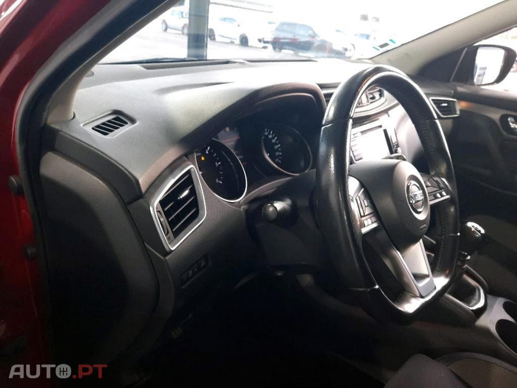 Nissan Qashqai 1.5 dCi N-Connecta J18