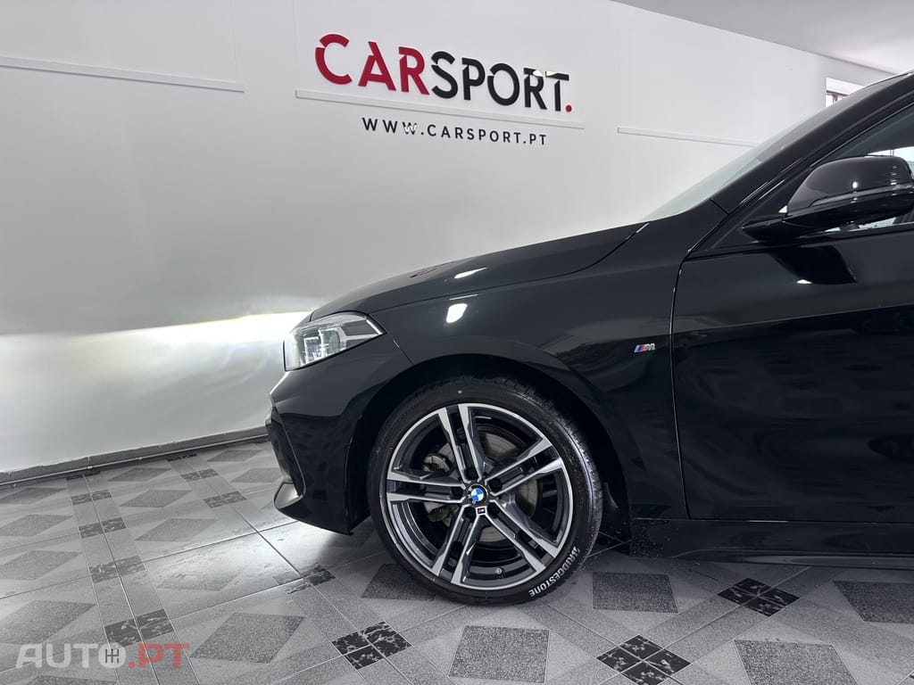 BMW 118 i Pack Desportivo M Auto