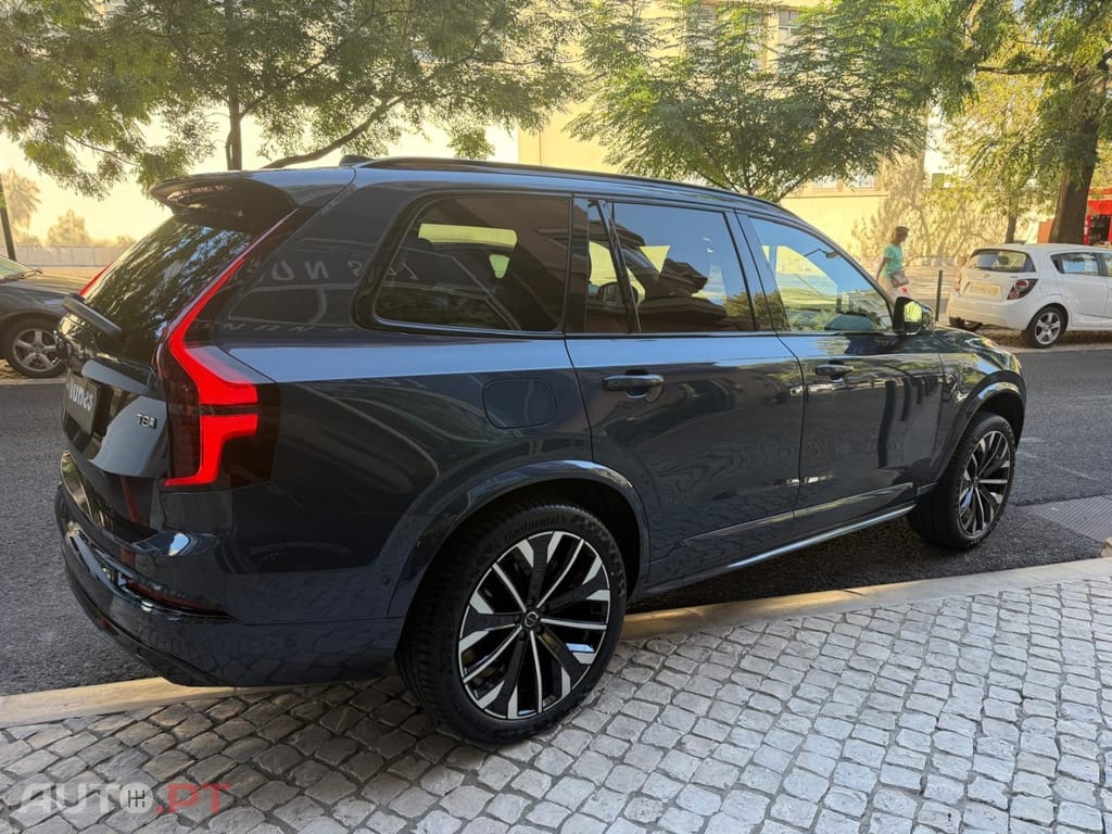 Volvo XC90 2.0 T8 PHEV Plus Dark AWD