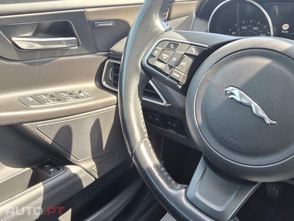 Jaguar XE 2.0 D Prestige