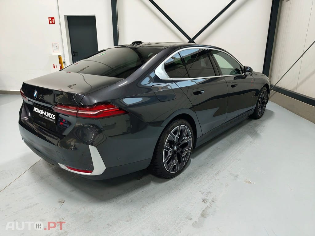 BMW i5 eDrive40