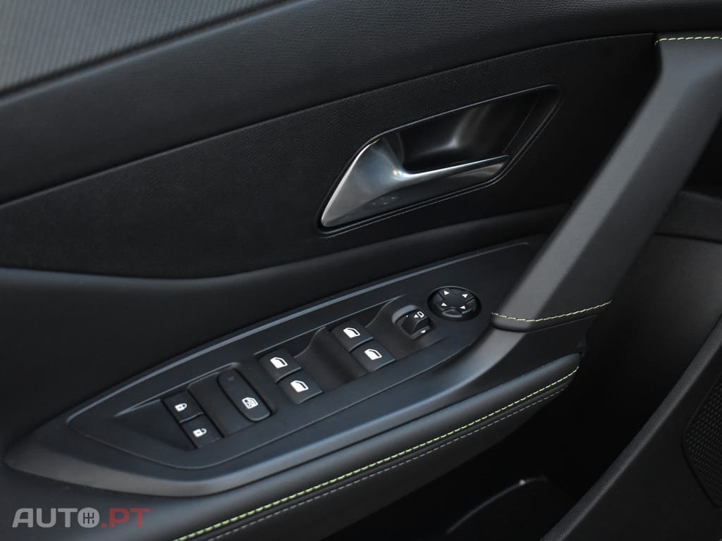 Peugeot E-308 54 kWh GT