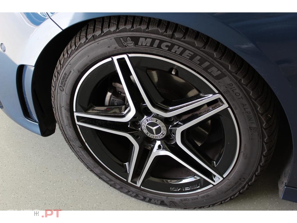 Mercedes-Benz A 180 d AMG Line