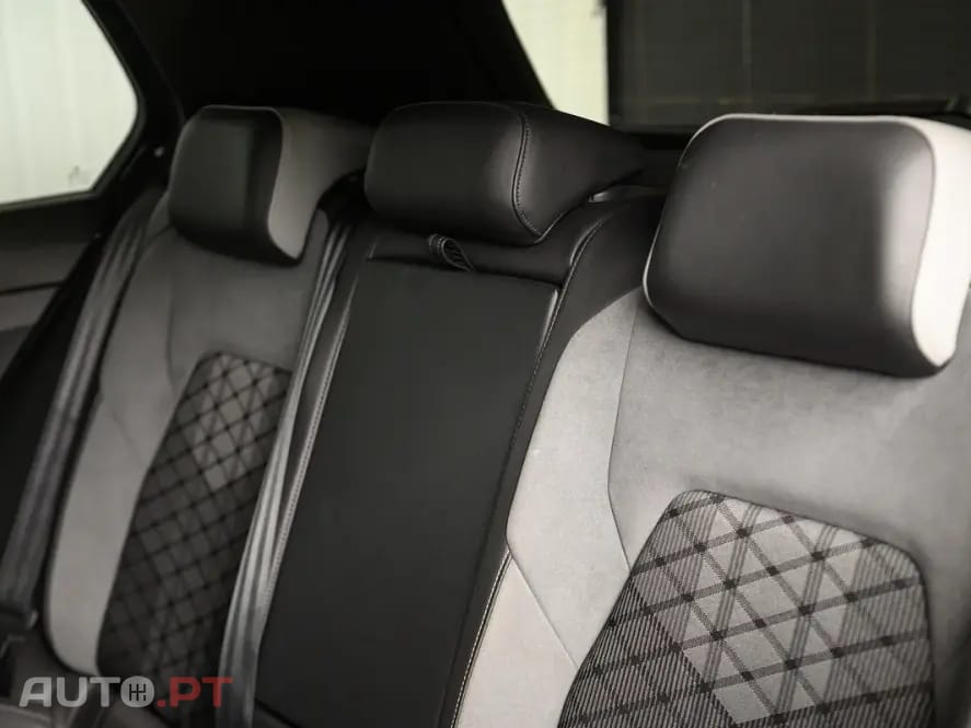 Volkswagen Golf 1.5 eTSI OPF DSG R-Line