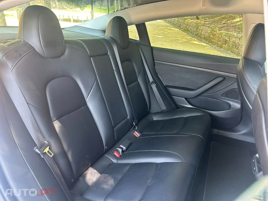 Tesla Model 3 SR Plus