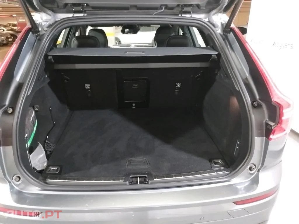 Volvo XC60 2.0 B4 R-Design