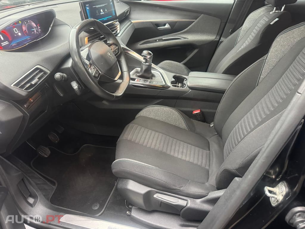 Peugeot 3008 1.5 BlueHDi Style