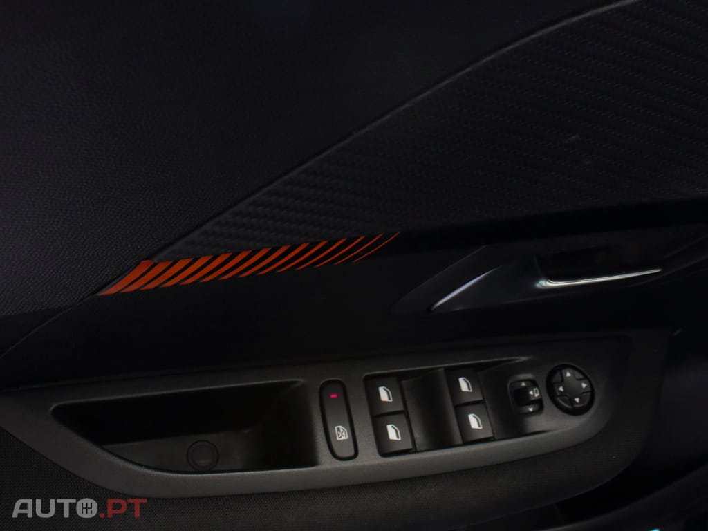 Peugeot 208 PureTech 100 EAT8 Active