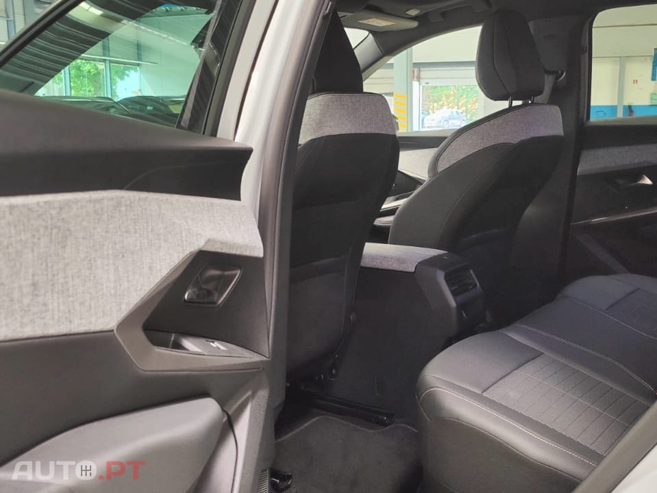 Peugeot 3008 1.2 Hybrid Allure e-DCS6