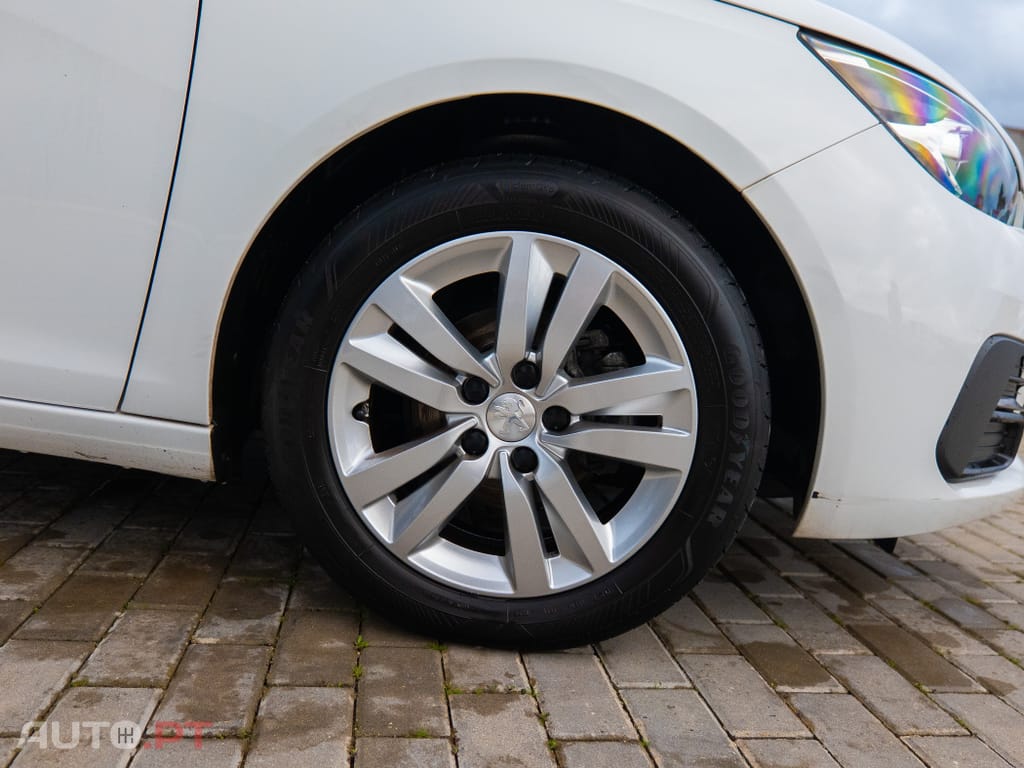 Peugeot 308 1.5 BlueHDi Business Line