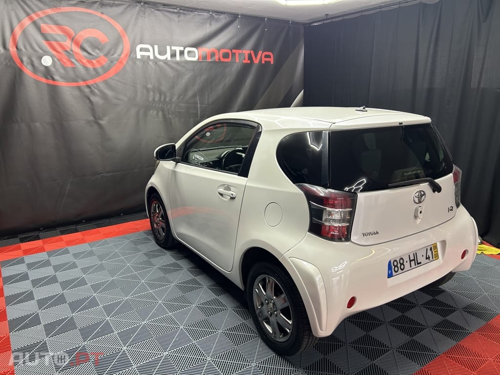 Toyota iQ 1.0 VVT-i