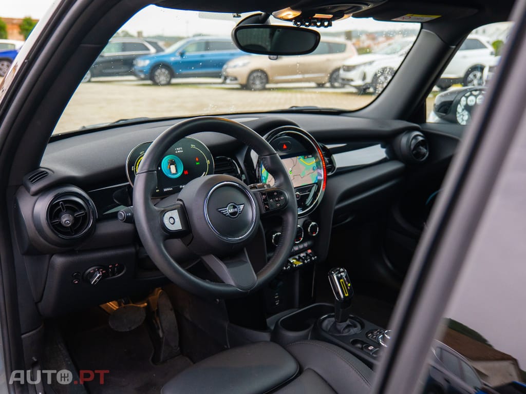 MINI Cooper Cooper SE Yours