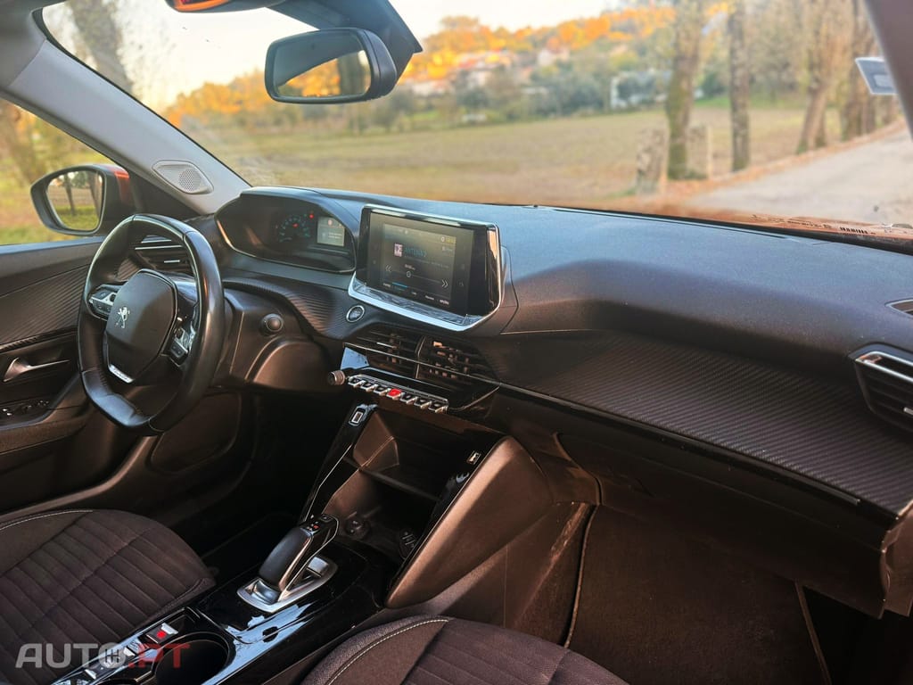 Peugeot E-2008 Style