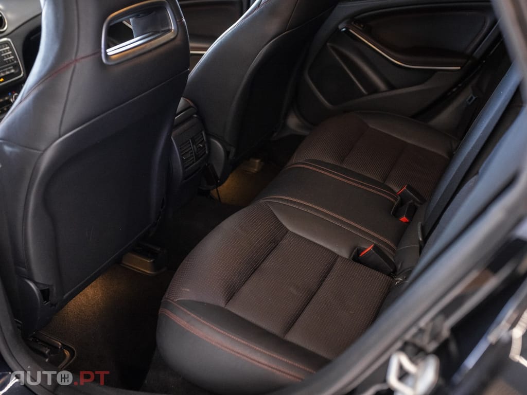 Mercedes-Benz CLA 220 (CDI) d 7G-DCT Orange Art Edition