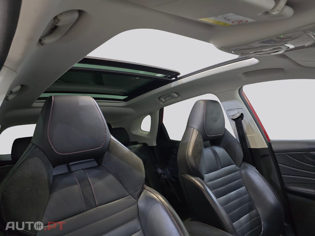 MG EHS PHEV Hybrid Luxury