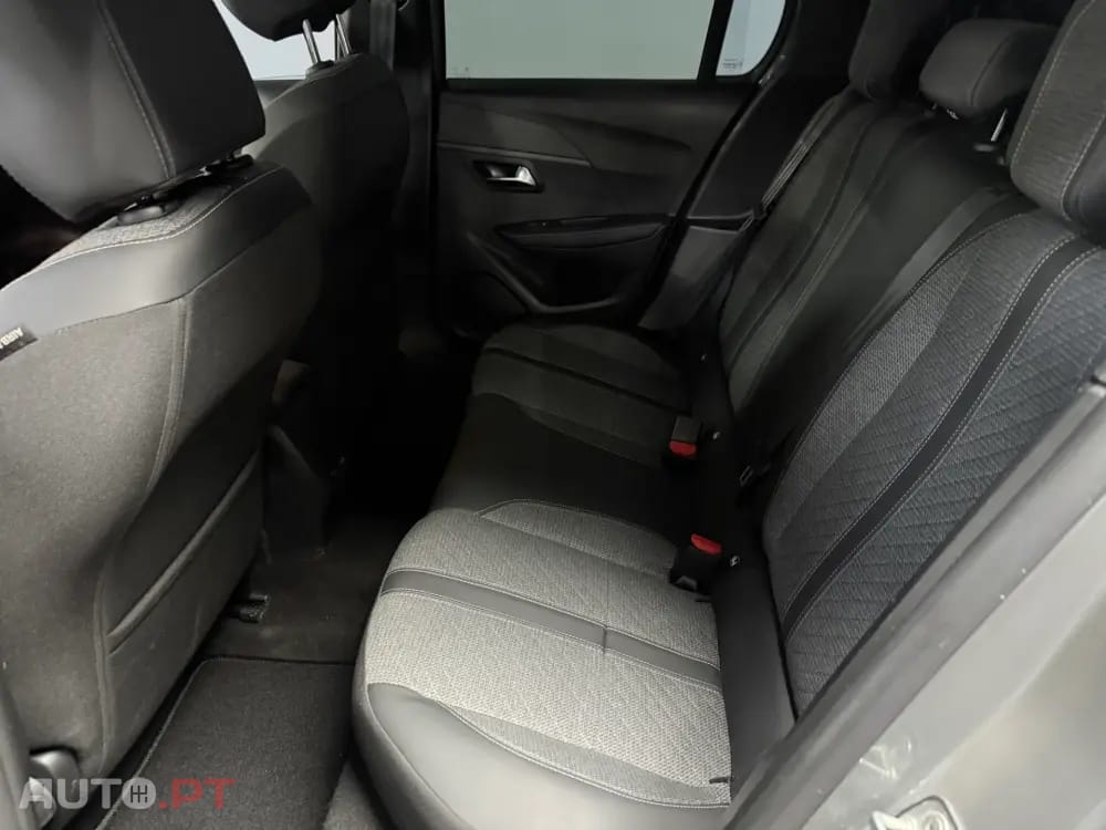 Peugeot 208 1.2 Hybrid Allure e-DCS6