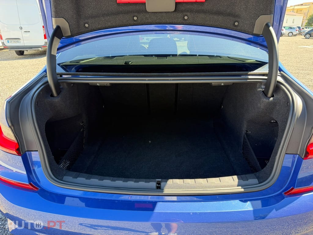 BMW 320 d Pack M Shadow Auto