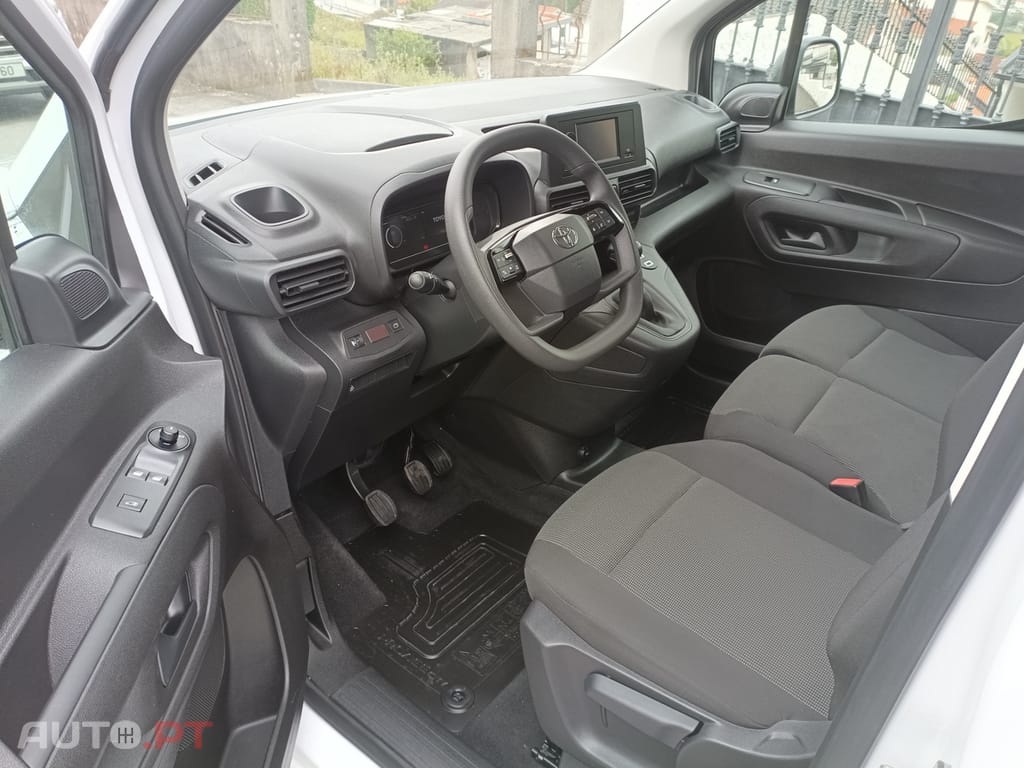 Toyota Proace City 1.5 HDI Longa 2025 10.000Km